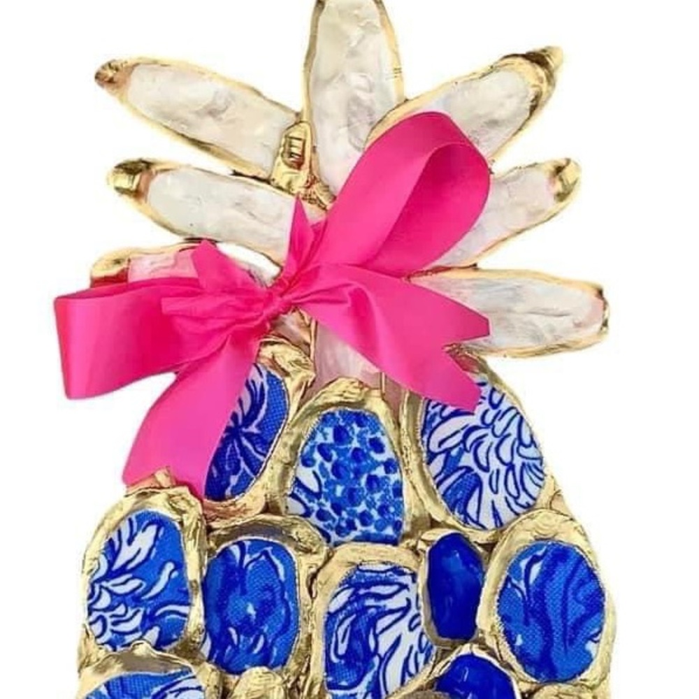 Made to order Lilly Pulitzer pineapple wall decor.